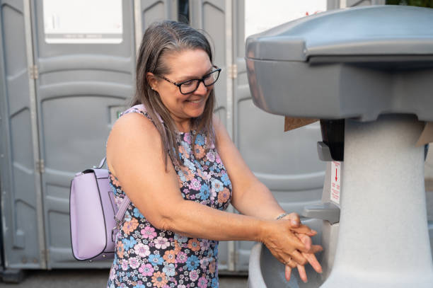 Best Luxury portable toilet rental  in Coopersville, MI